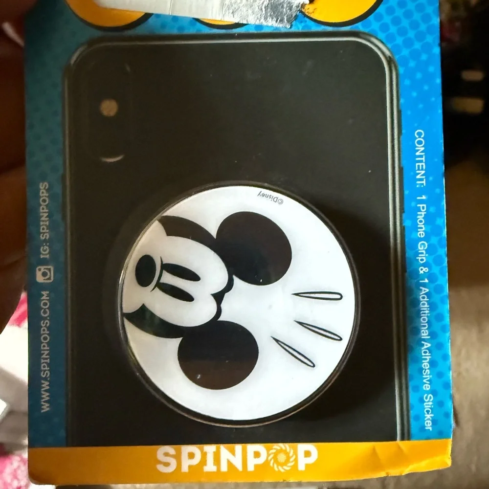 Disney Mickey Mouse Cell Phone Hand Grip Stand with Spin/Lock Spin-pop NEW